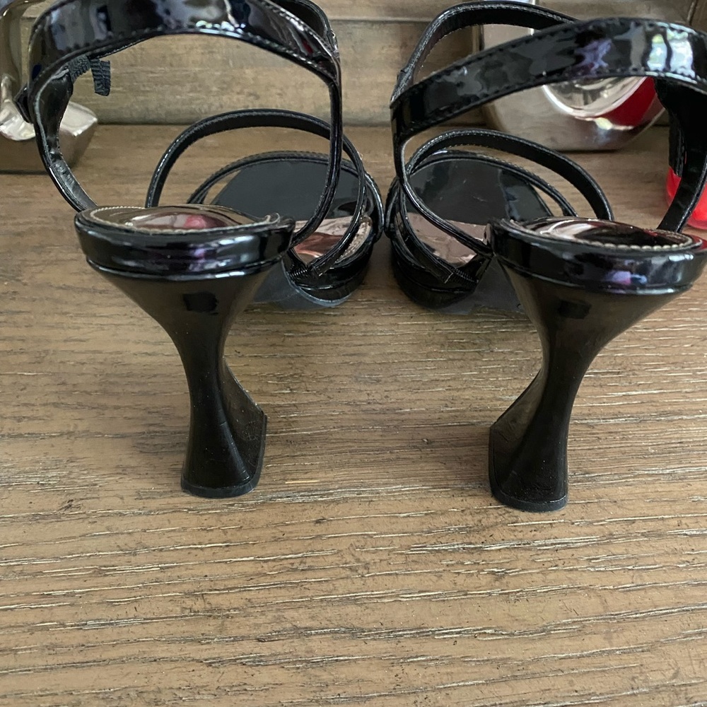 Ladies shoes - Picture 2 of 3